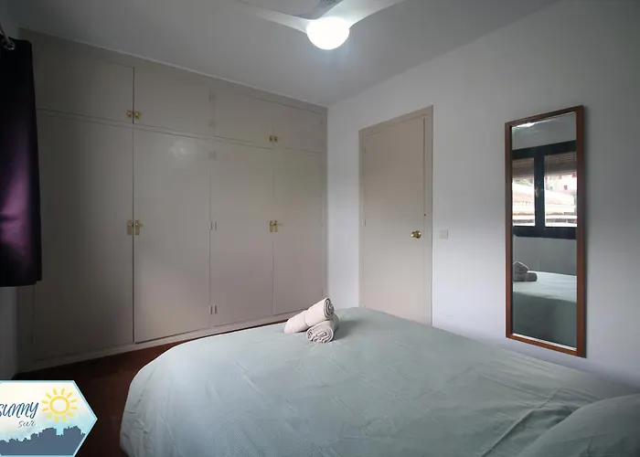 Sunny Pacos Apartment