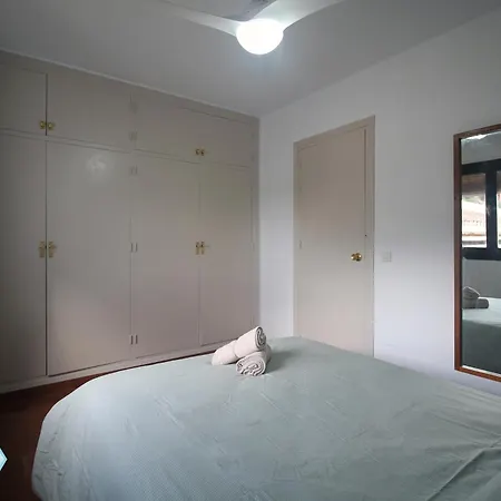 Sunny Pacos Apartman